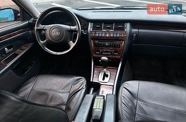 Седан Audi A8 2001 в Ровно