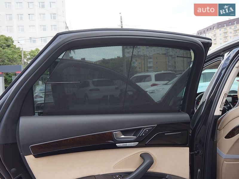 Седан Audi A8 2012 в Одесі