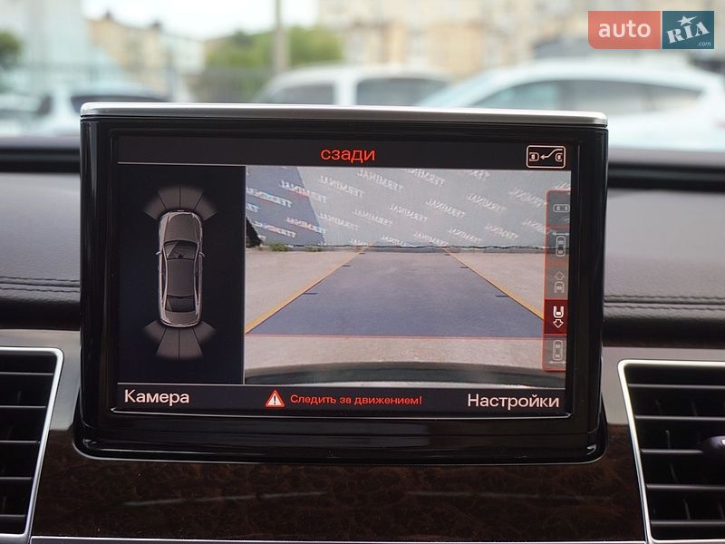 Седан Audi A8 2012 в Одесі