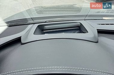 Седан Audi A8 2016 в Львові