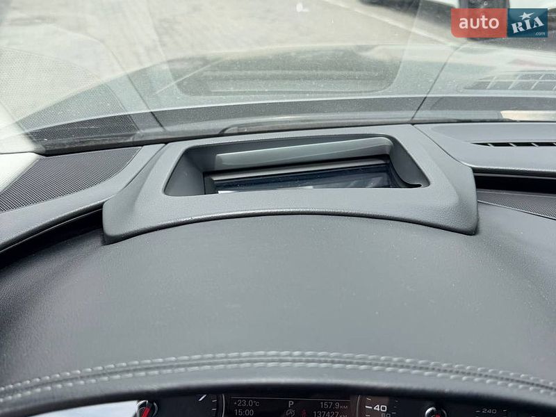 Седан Audi A8 2016 в Львові