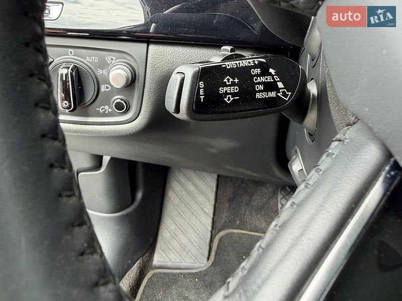 Седан Audi A8 2016 в Львові