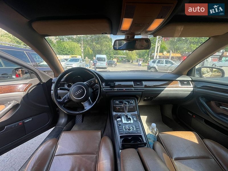Седан Audi A8 2004 в Днепре