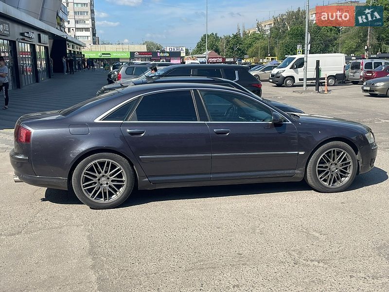 Седан Audi A8 2004 в Днепре
