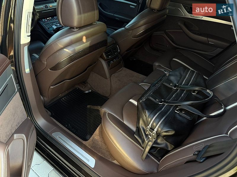 Седан Audi A8 2014 в Виннице