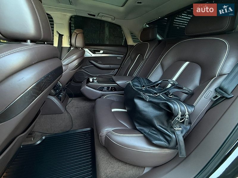 Седан Audi A8 2014 в Виннице