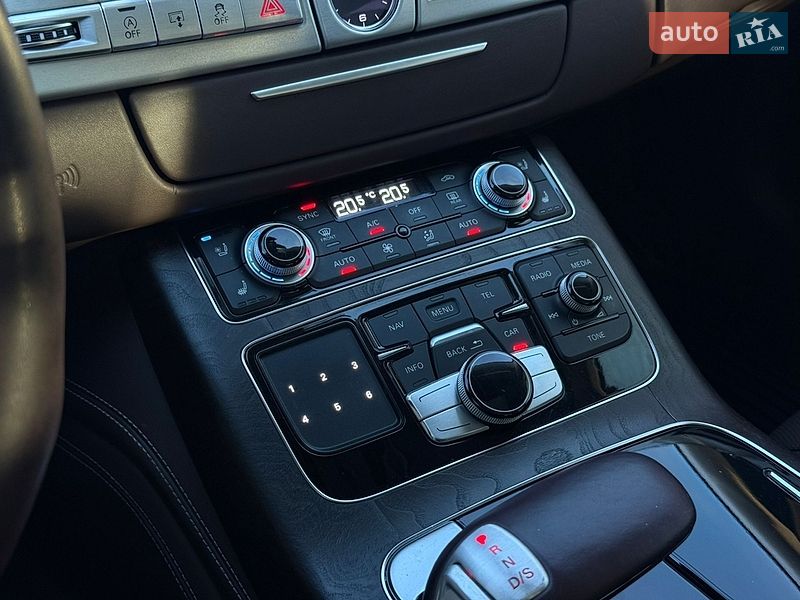 Седан Audi A8 2014 в Виннице