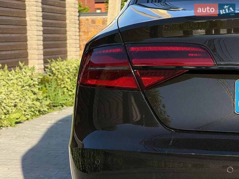 Седан Audi A8 2014 в Виннице