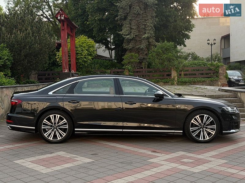 Седан Audi A8 2021 в Хмельницком