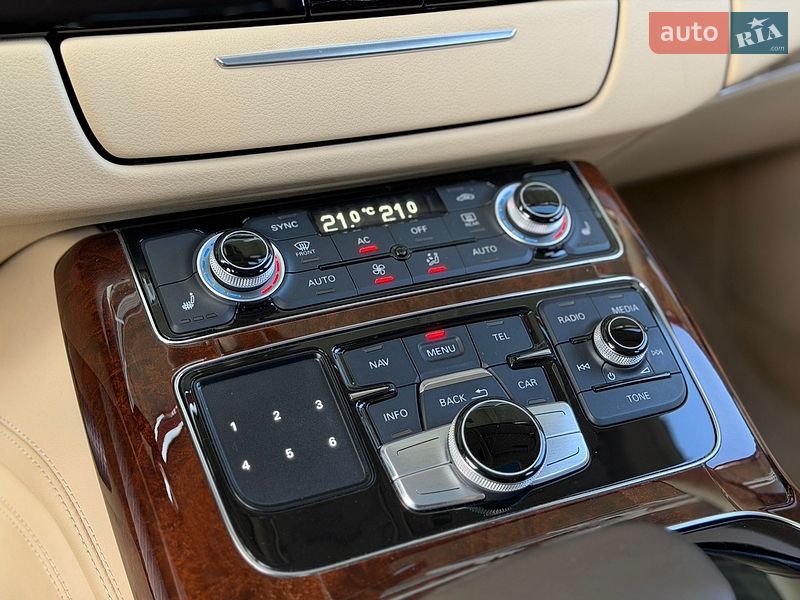 Седан Audi A8 2012 в Києві