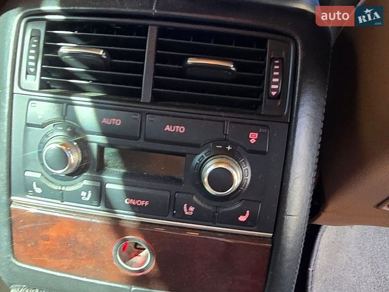 Седан Audi A8 2004 в Виннице