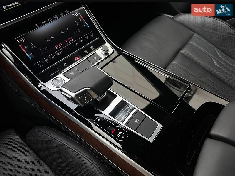 Седан Audi A8 2021 в Киеве