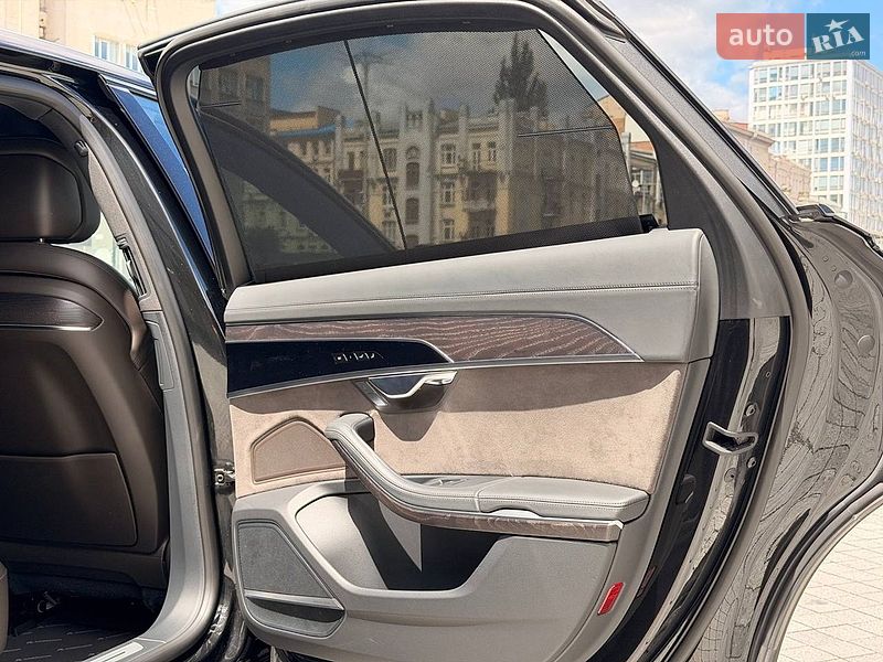 Седан Audi A8 2021 в Києві