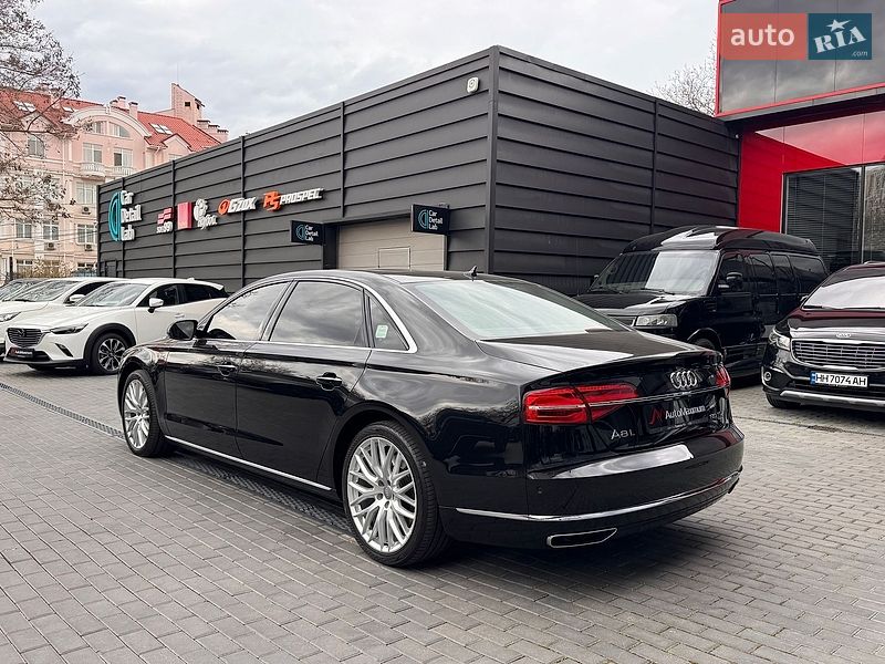 Седан Audi A8 2015 в Одессе