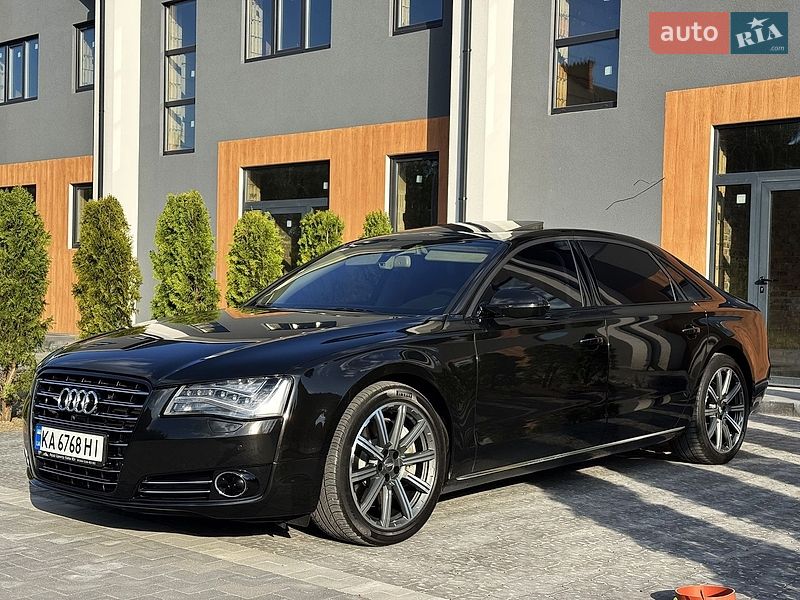 Седан Audi A8 2013 в Луцьку