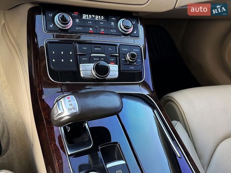 Седан Audi A8 2013 в Луцьку