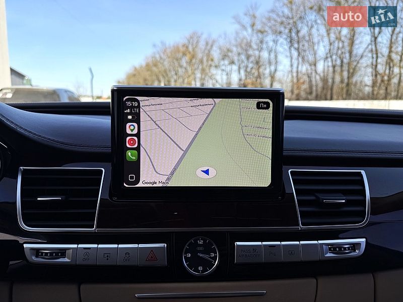 Седан Audi A8 2013 в Луцьку