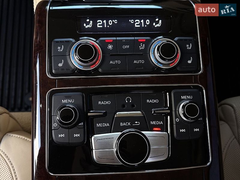 Седан Audi A8 2013 в Луцьку