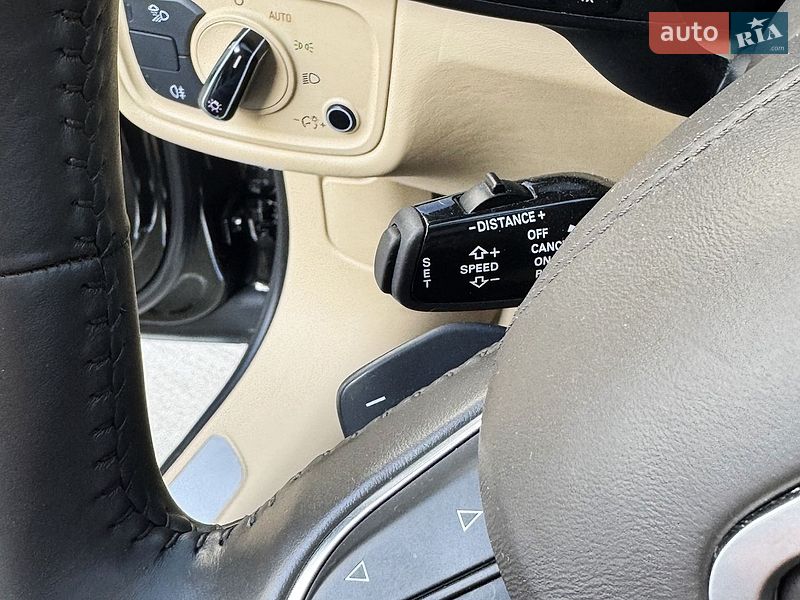 Седан Audi A8 2013 в Луцьку