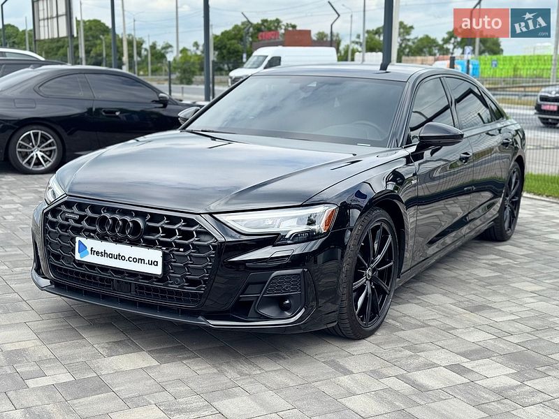 Седан Audi A8 2024 в Рівному