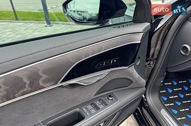 Седан Audi A8 2024 в Рівному