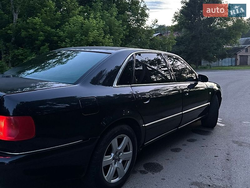 Седан Audi A8 2001 в Полтаве
