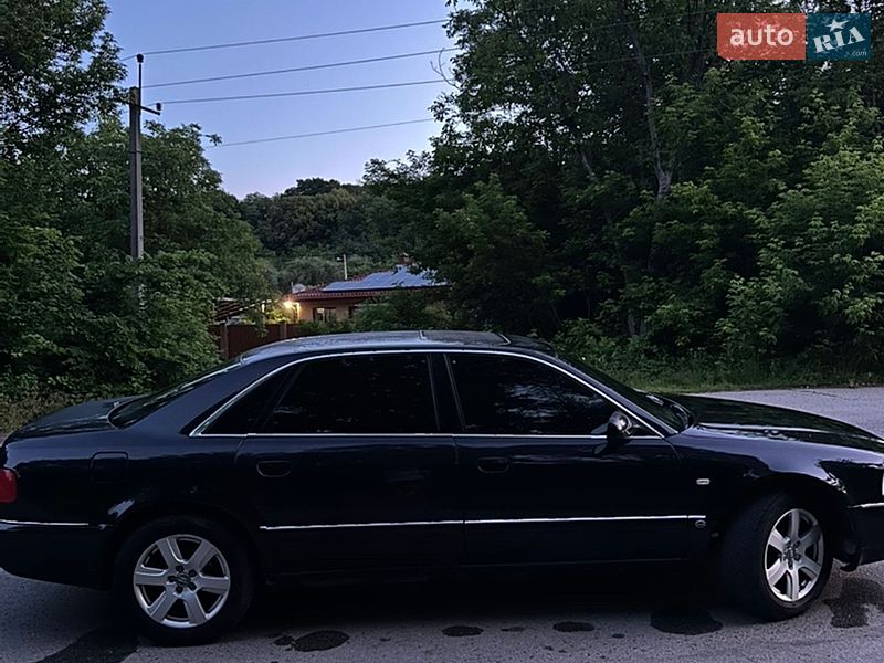 Седан Audi A8 2001 в Полтаве