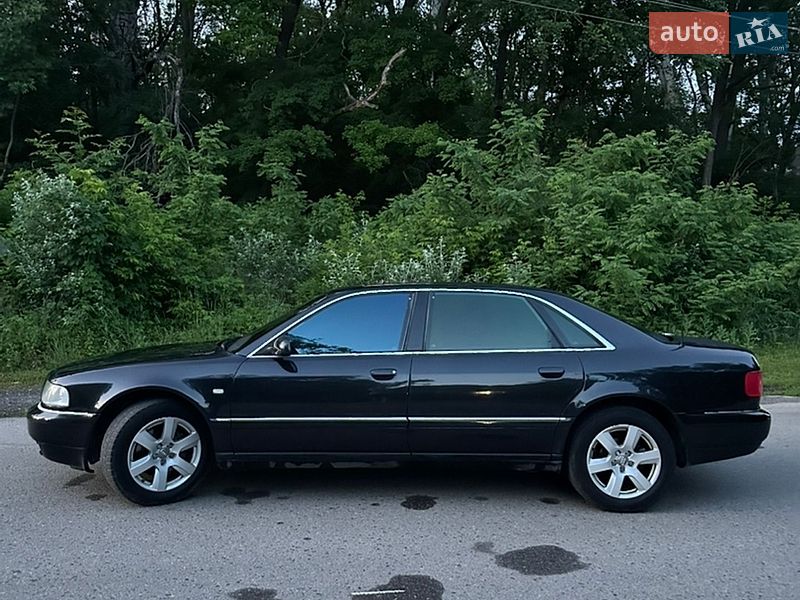 Седан Audi A8 2001 в Полтаве
