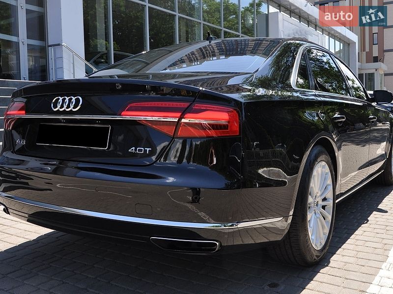 Седан Audi A8 2015 в Одесі