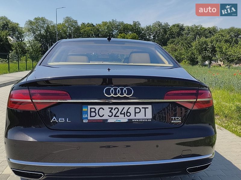 Седан Audi A8 2014 в Львове