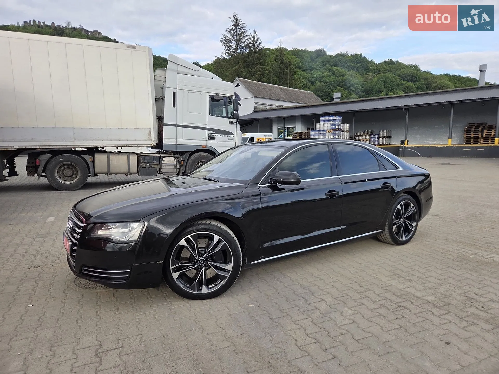 2011 Audi A8 - фото 1