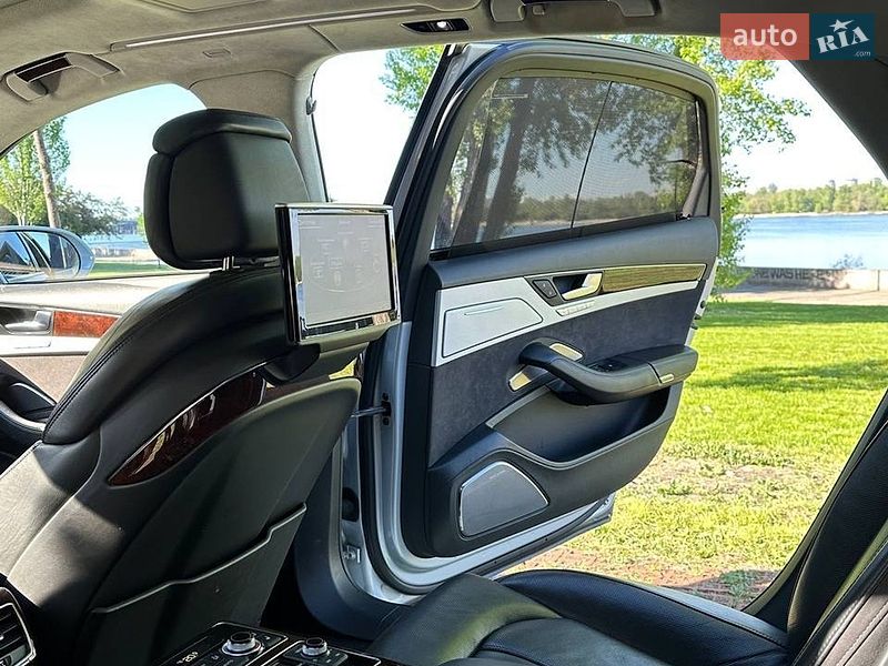 Седан Audi A8 2011 в Києві