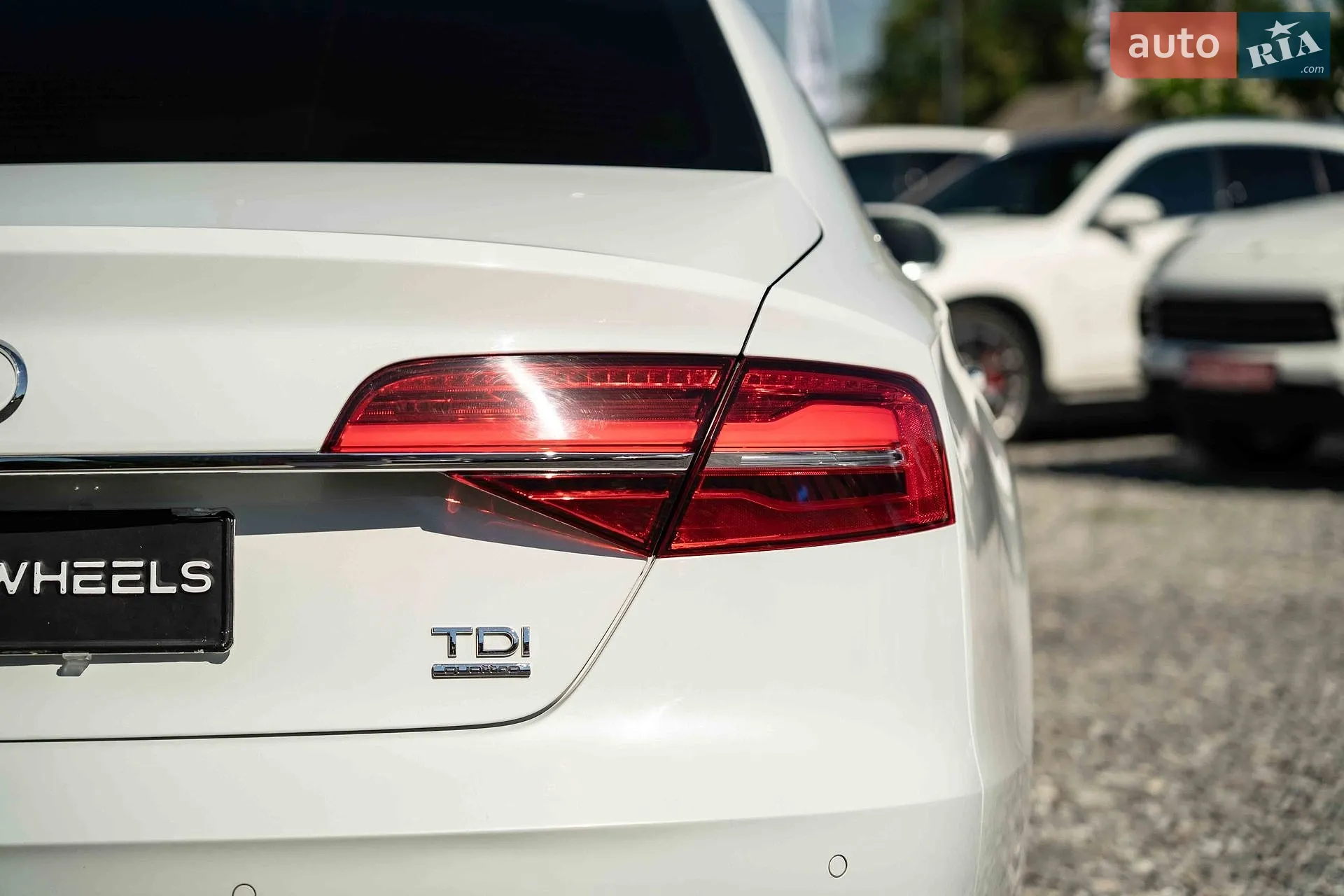 Audi A8 2015 VIN WAU3RAFD3GN007022 фото оголошення 16 з 50