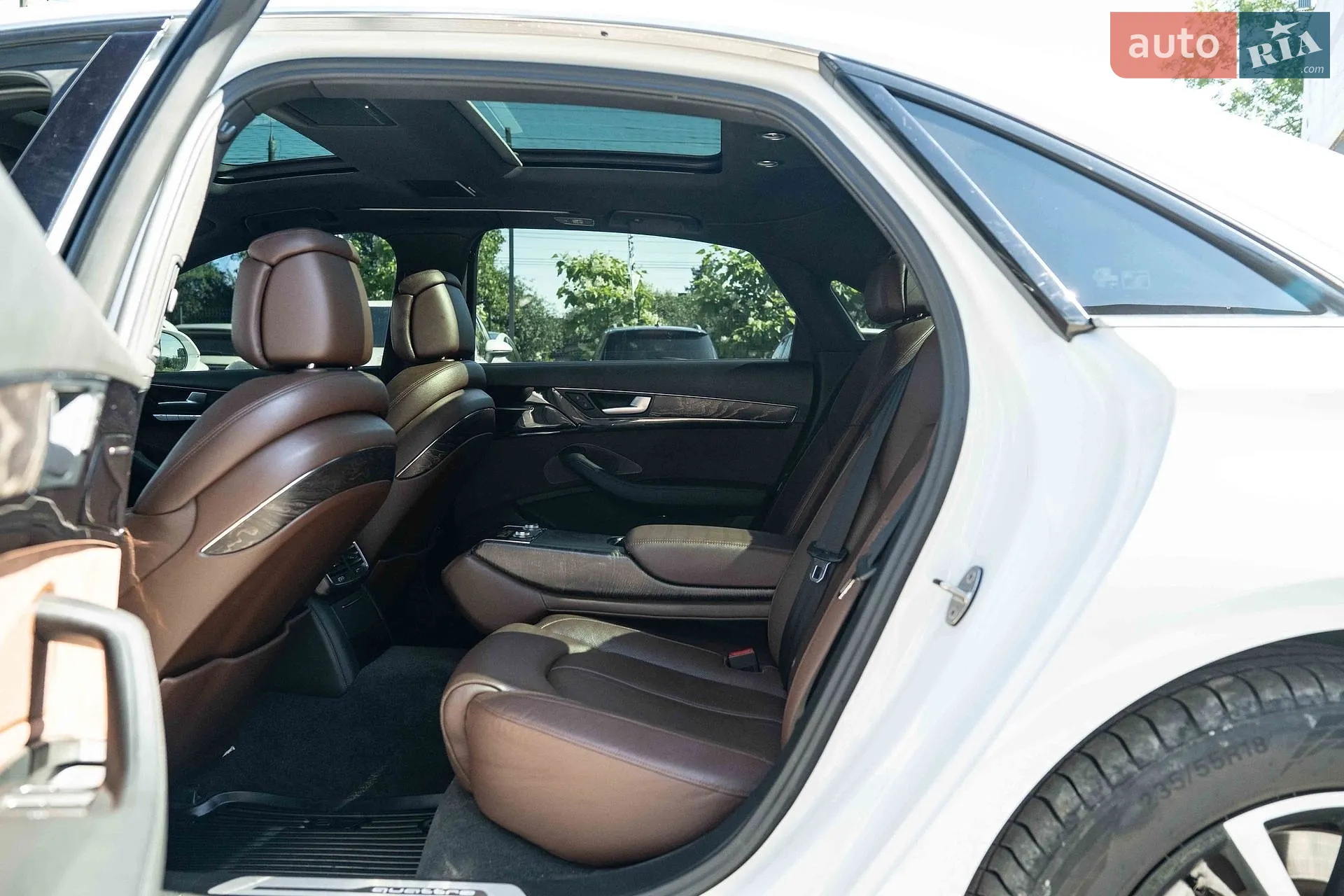 Audi A8 2015 VIN WAU3RAFD3GN007022 фото оголошення 44 з 50