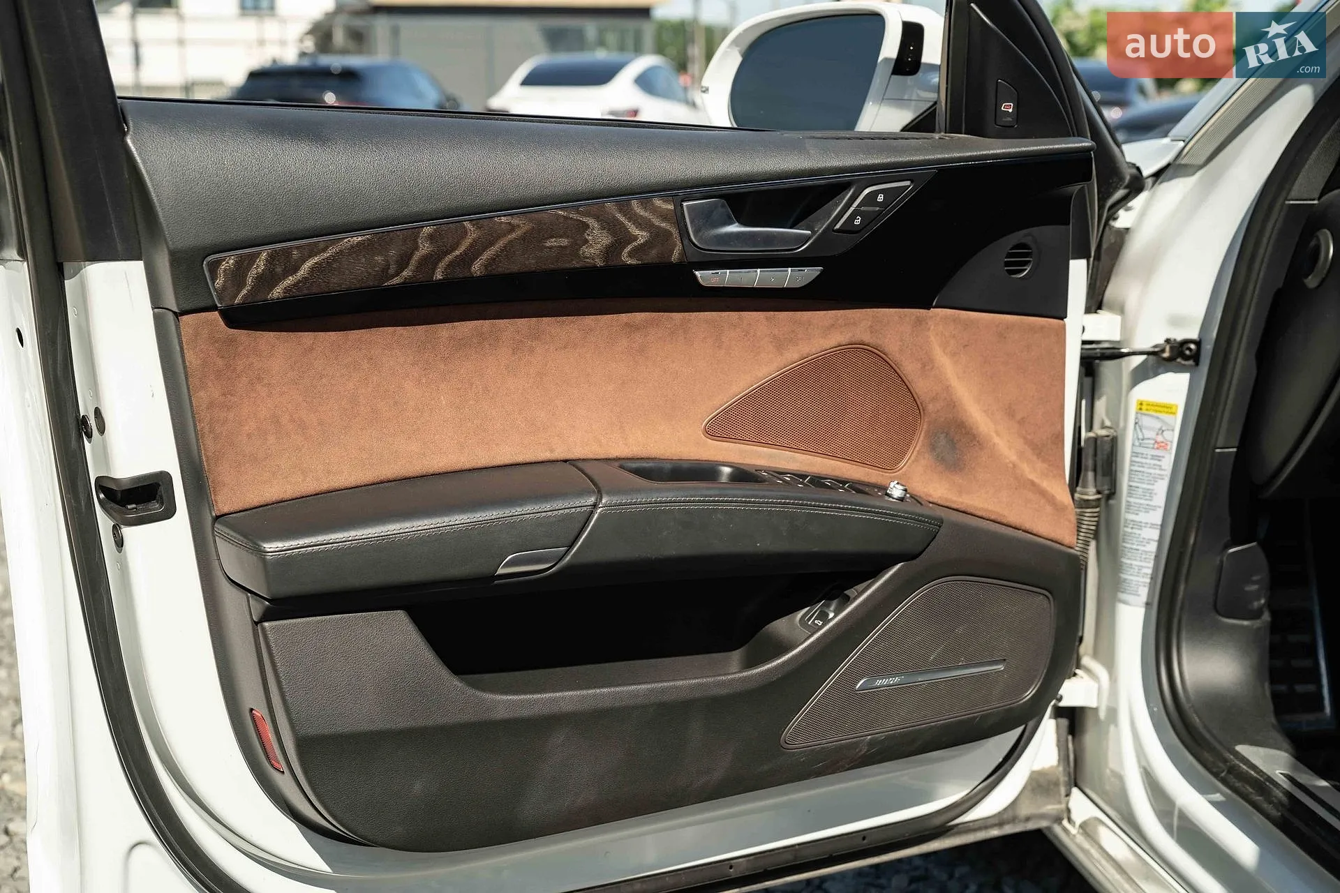 Audi A8 2015 VIN WAU3RAFD3GN007022 фото оголошення 47 з 50