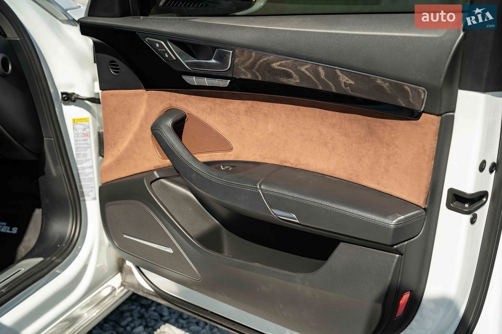 2015 Audi A8 - мініатюра 48