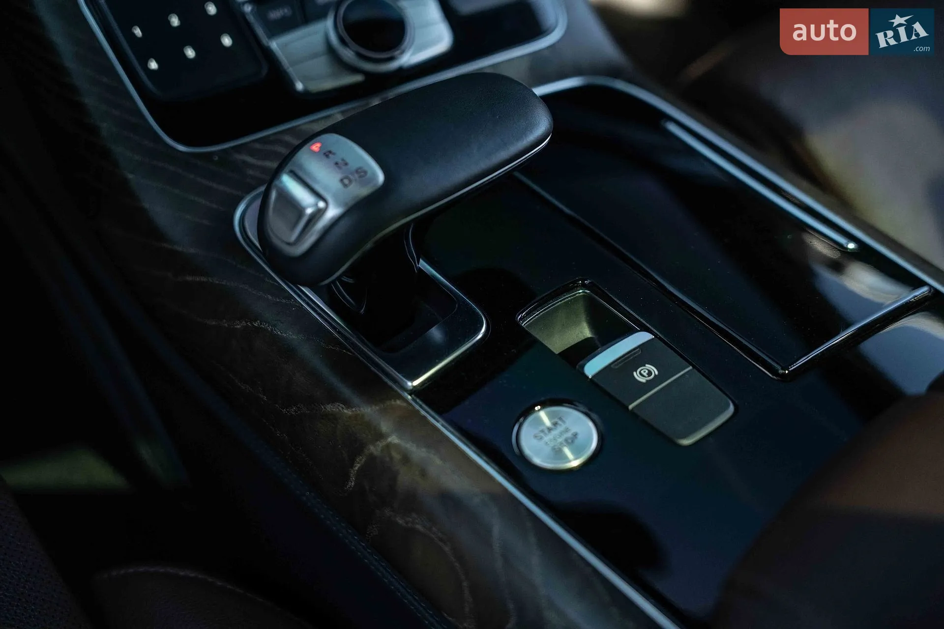 Audi A8 2015 VIN WAU3RAFD3GN007022 фото оголошення 37 з 50