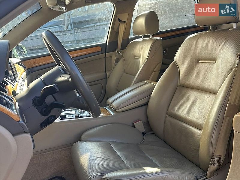 Седан Audi A8 2003 в Киеве