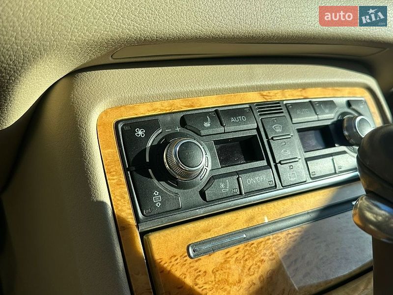 Седан Audi A8 2003 в Киеве