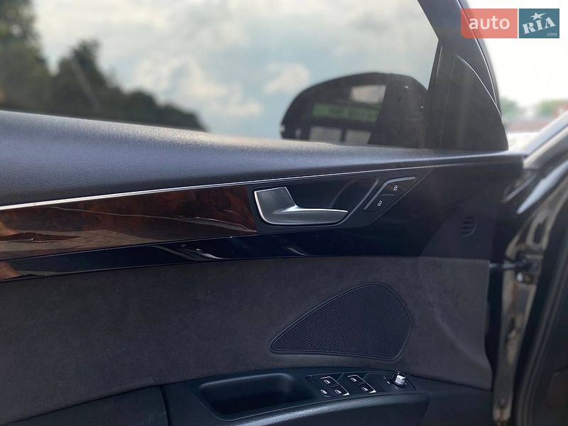 Седан Audi A8 2017 в Києві