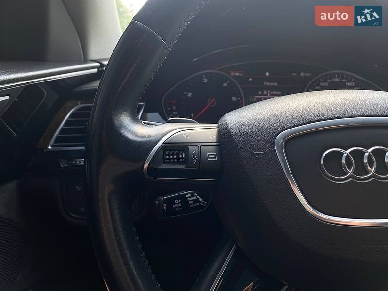 Седан Audi A8 2017 в Києві