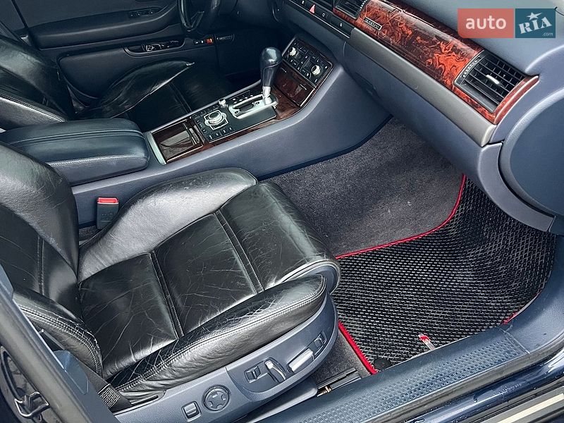 Седан Audi A8 2004 в Львове