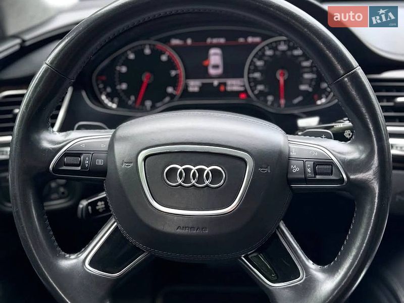 Седан Audi A8 2016 в Кропивницькому