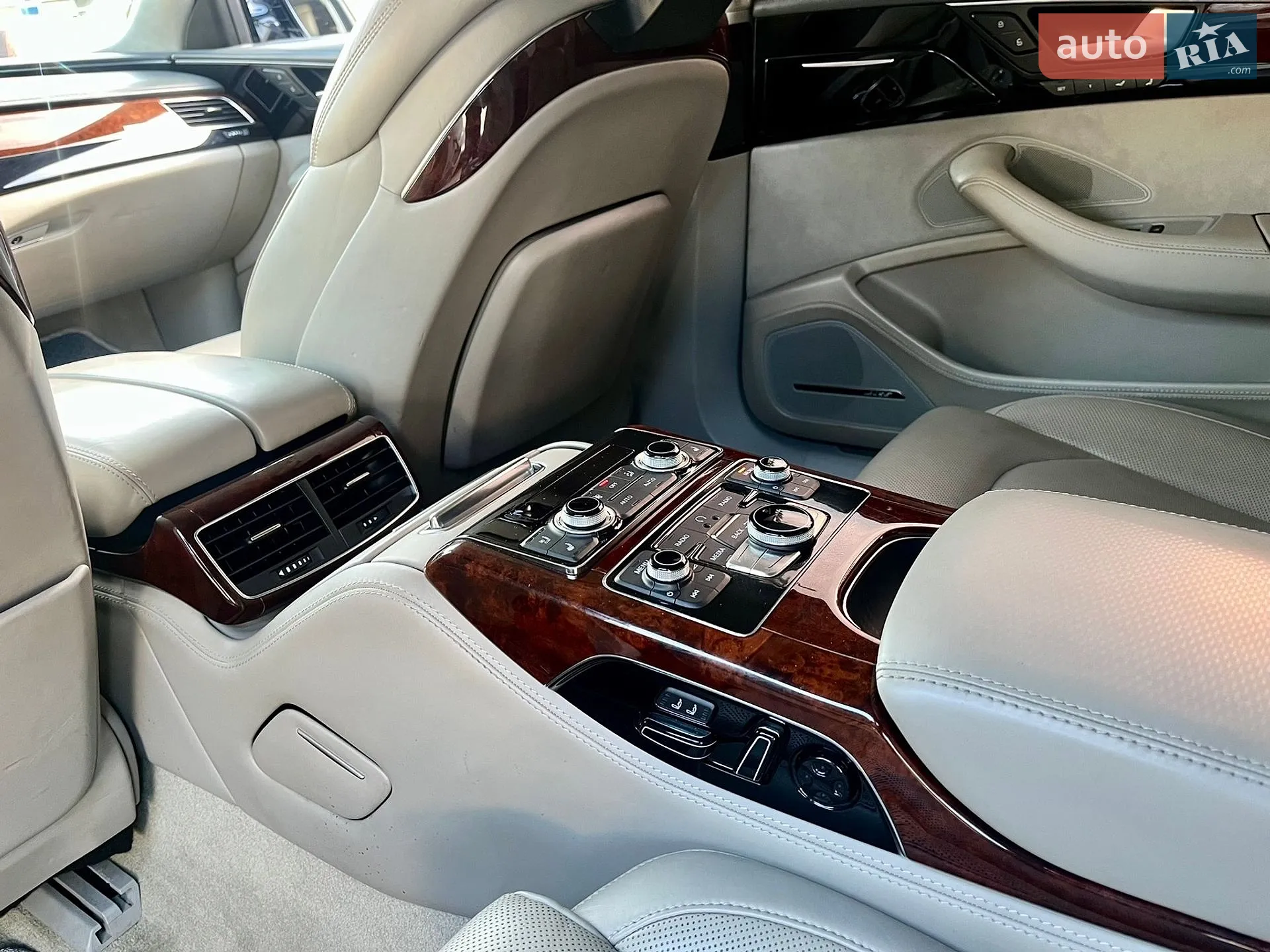 2010 Audi A8 - мініатюра 63