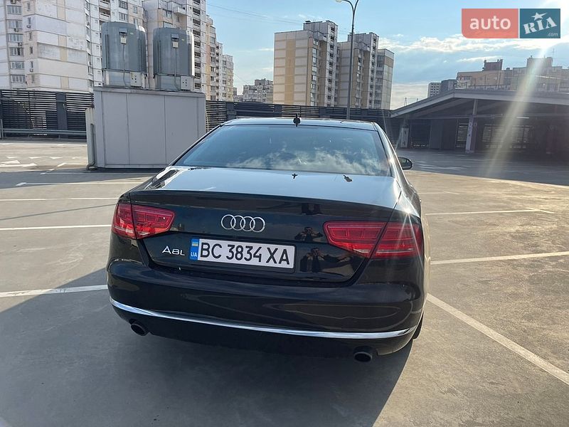Седан Audi A8 2013 в Києві