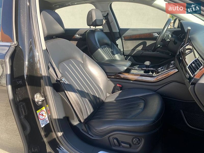 Седан Audi A8 2017 в Киеве