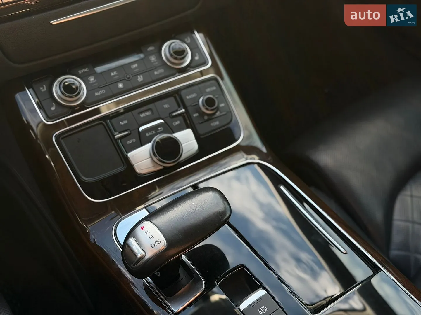 2015 Audi A8 - мініатюра 19