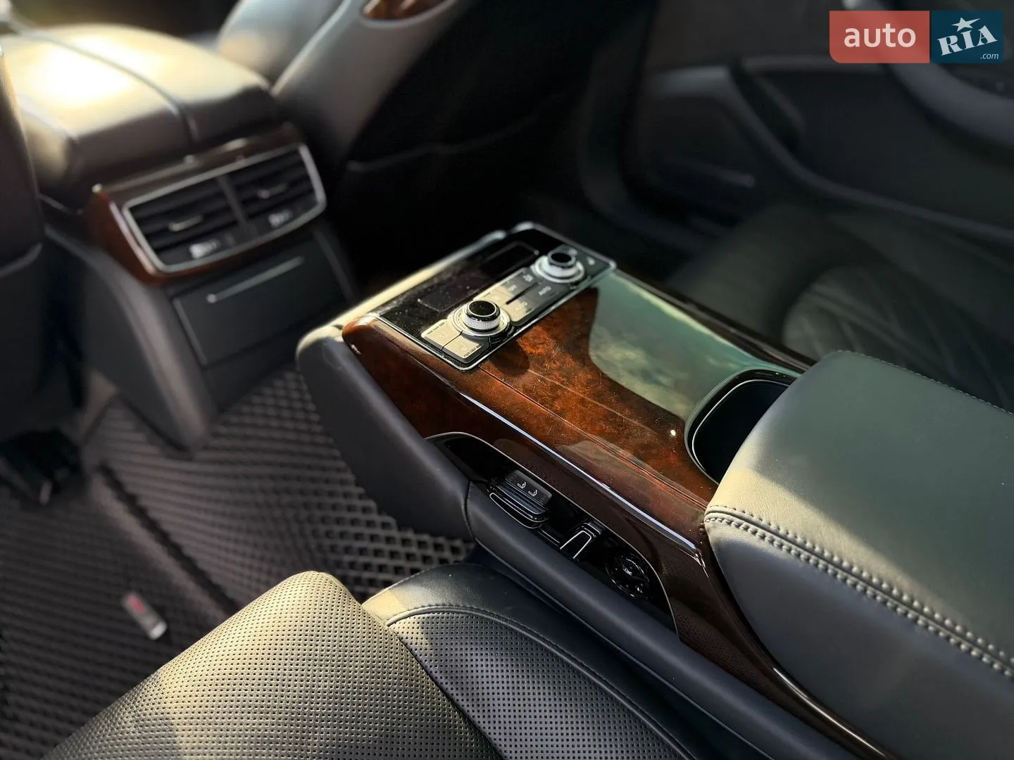 2015 Audi A8 - мініатюра 30