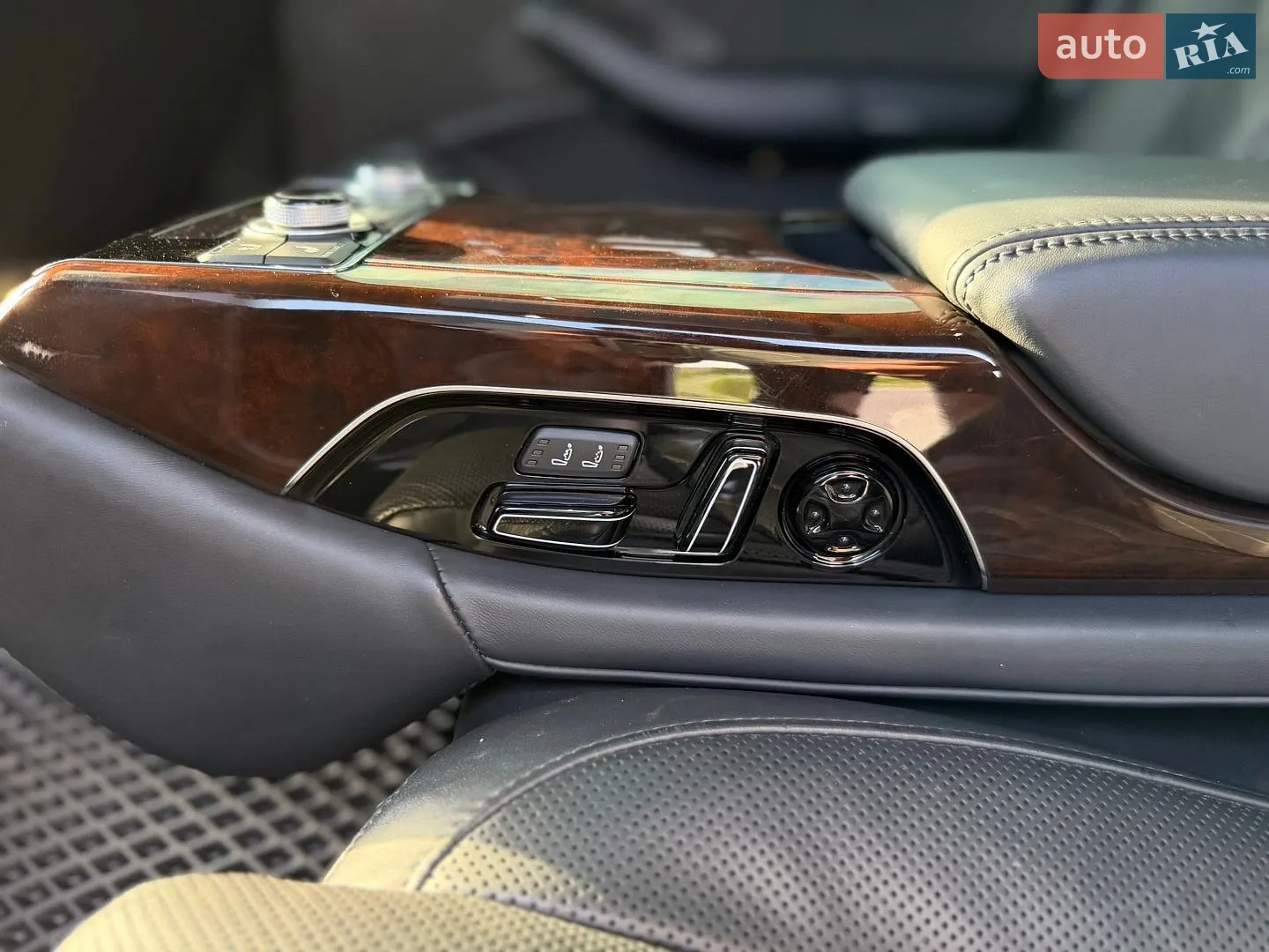 2015 Audi A8 - мініатюра 31