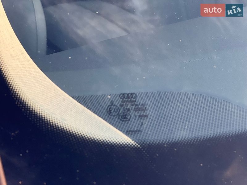 Седан Audi A8 2013 в Киеве